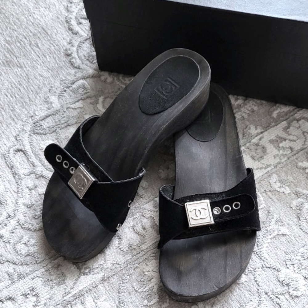 Casual Black Suede and Wood Slip-on Open Toe Sandals. Size 37  Authentic